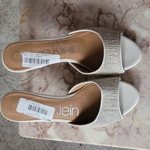 Calvin Klein kitten heals size 7